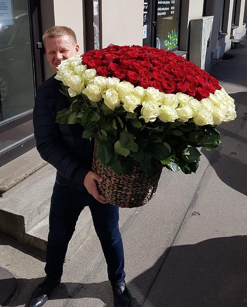 201 roze grozā