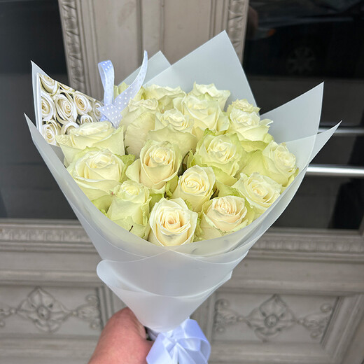 Baltas rozes Athena