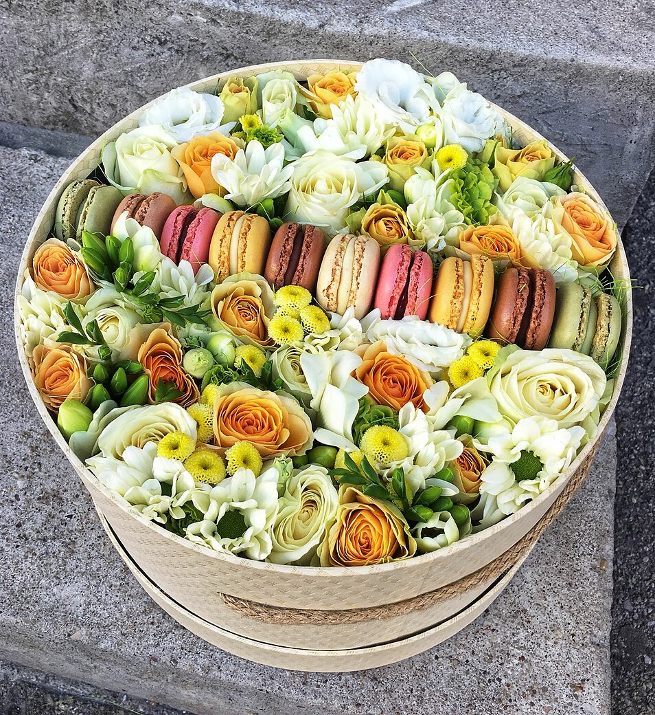Flowers with macaroons