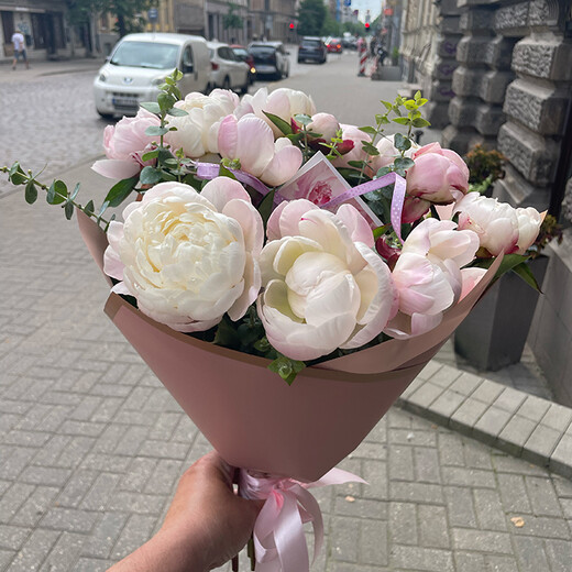 Букет пионов Гардения