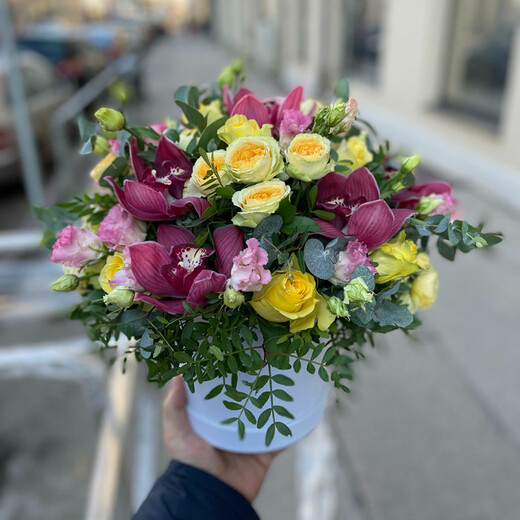 Flower composition in box
