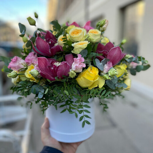 Flower composition in box