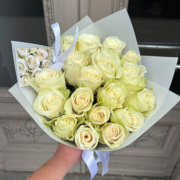 Baltas rozes Athena