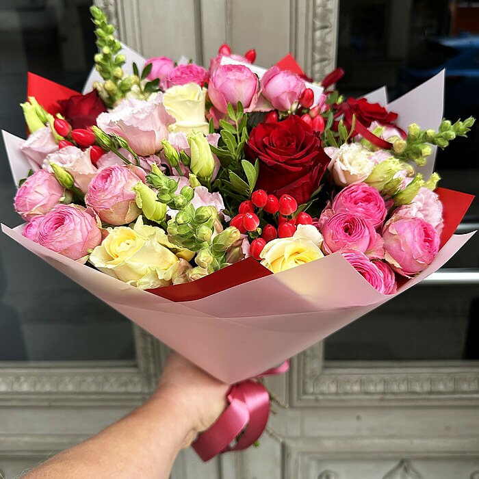 Seasonal flower bouquet #18