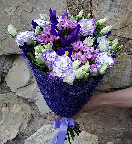 Lisianthus with iris
