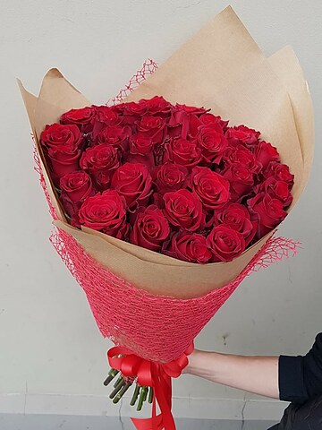 Sarkanu rožu (50 - 60 cm) pu&scaron;ķis 