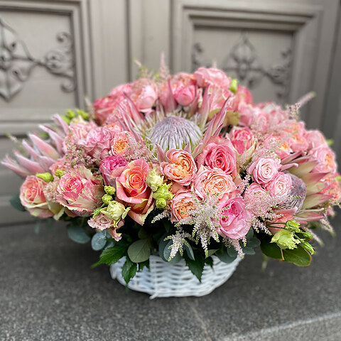 Flower basket pink