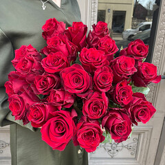 Red rose bouquet (variable number and length of flowers)