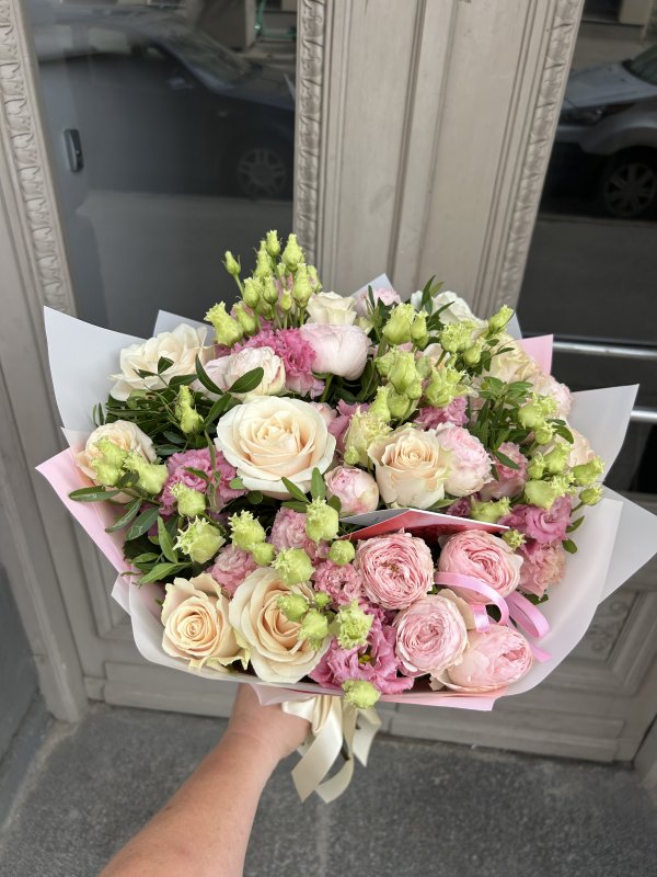 Flower bouquet with delivery in Riga - Rīgas Ziedi