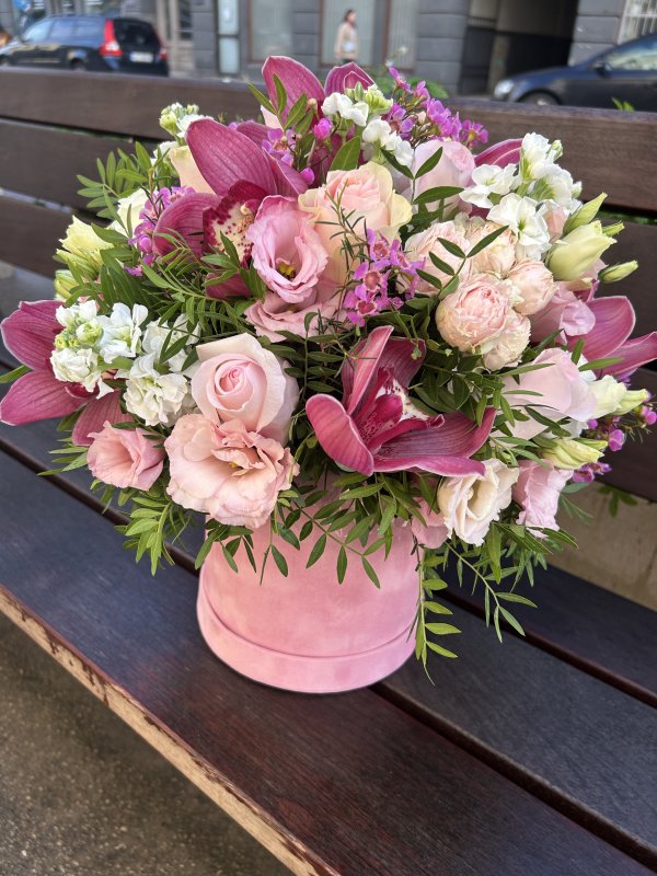 Flower bouquet with delivery in Riga - Rīgas Ziedi