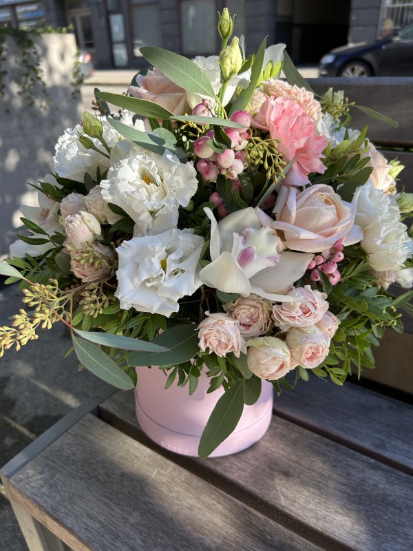 Flower bouquet with delivery in Riga - Rīgas Ziedi