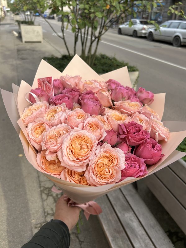 Flower bouquet with delivery in Riga - Rīgas Ziedi