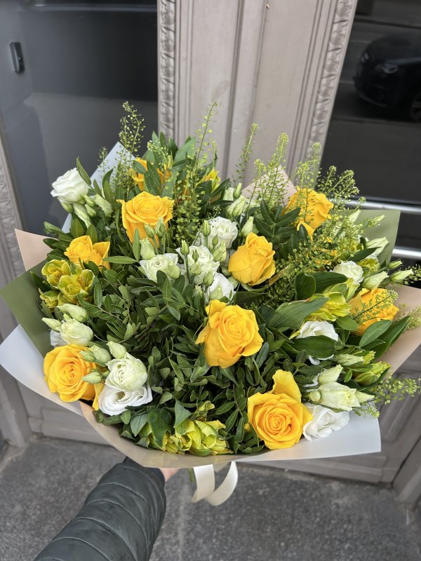 Flower bouquet with delivery in Riga - Rīgas Ziedi