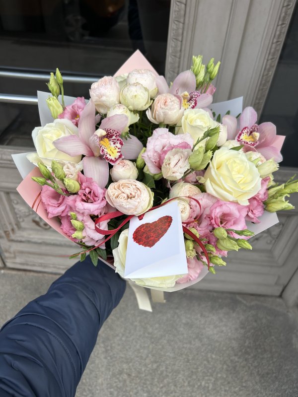 Flower bouquet with delivery in Riga - Rīgas Ziedi