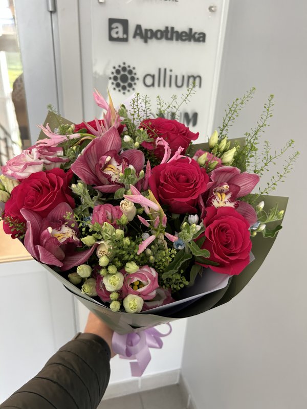 Flower bouquet with delivery in Riga - Rīgas Ziedi