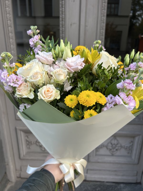Flower bouquet with delivery in Riga - Rīgas Ziedi
