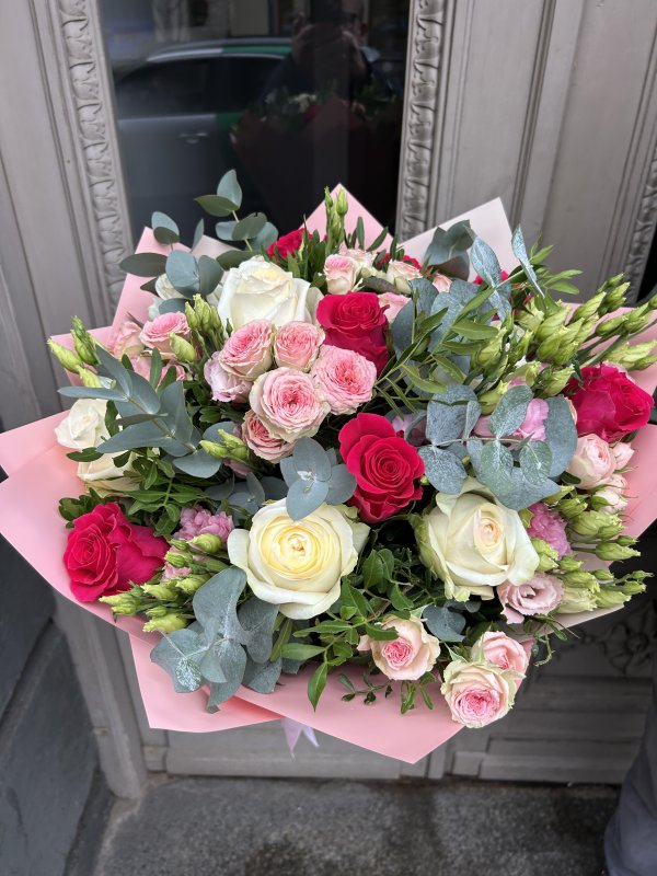Flower bouquet with delivery in Riga - Rīgas Ziedi