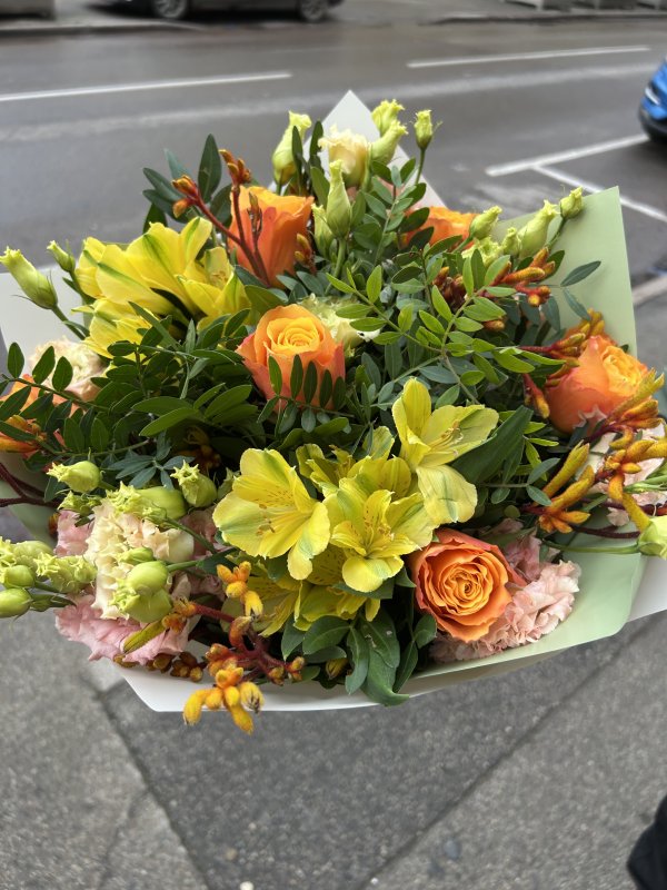 Flower bouquet with delivery in Riga - Rīgas Ziedi