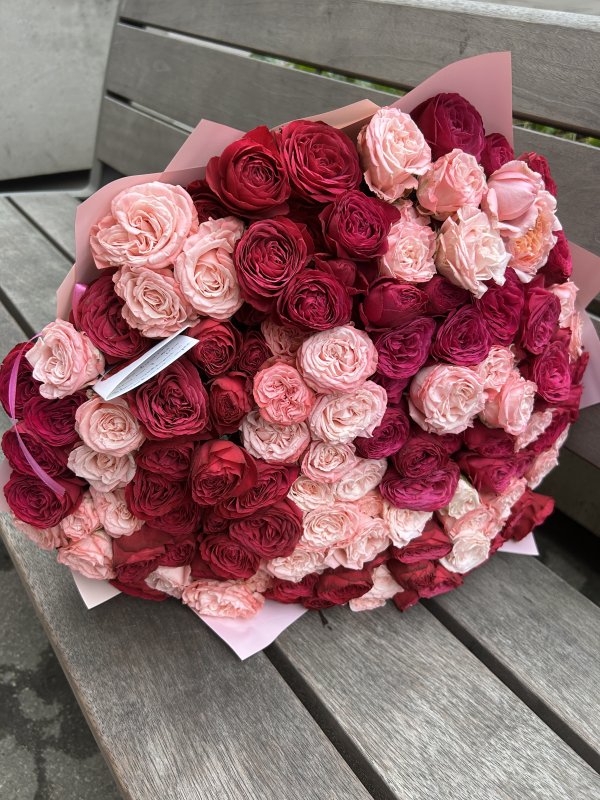 Flower bouquet with delivery in Riga - Rīgas Ziedi
