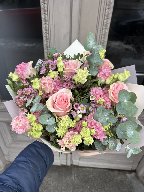 Flower bouquet with delivery in Riga - Rīgas Ziedi