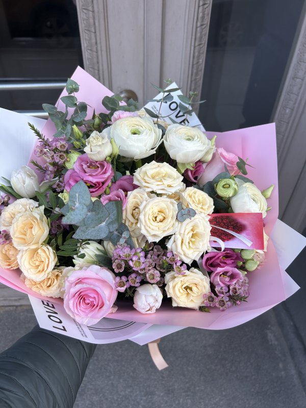 Flower bouquet with delivery in Riga - Rīgas Ziedi