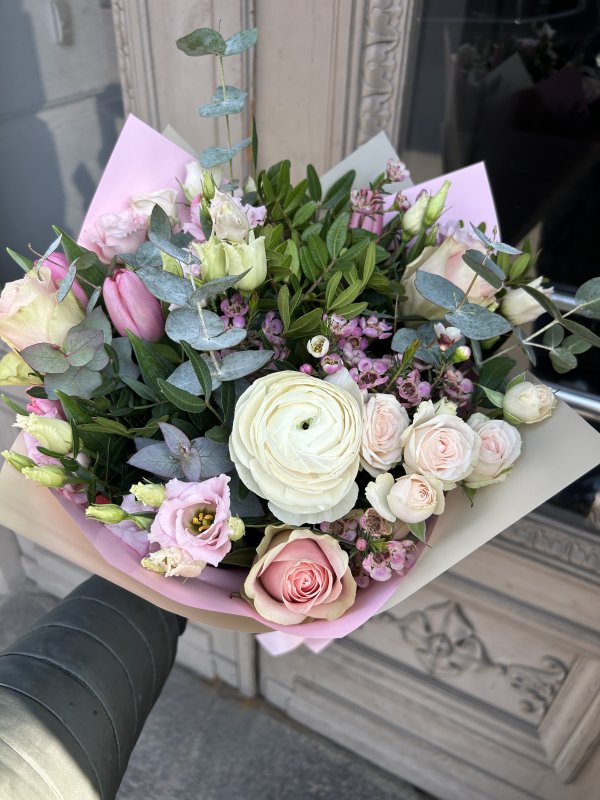 Flower bouquet with delivery in Riga - Rīgas Ziedi